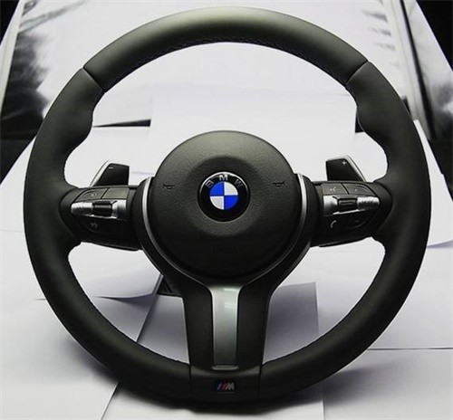 宝马方向盘改装