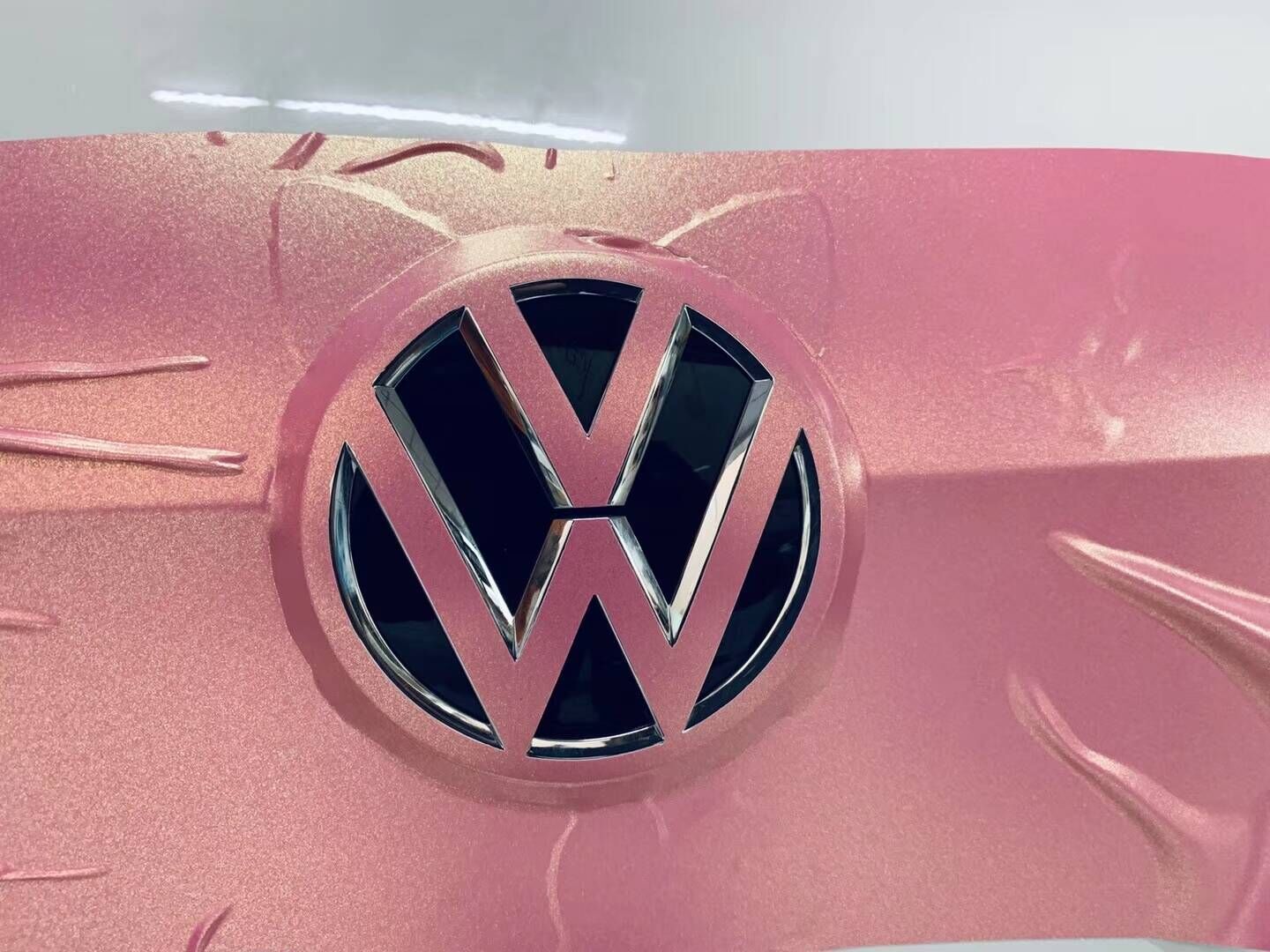 大众高尔夫金莎粉局部改色，轮毂改色，车标改色(图2)