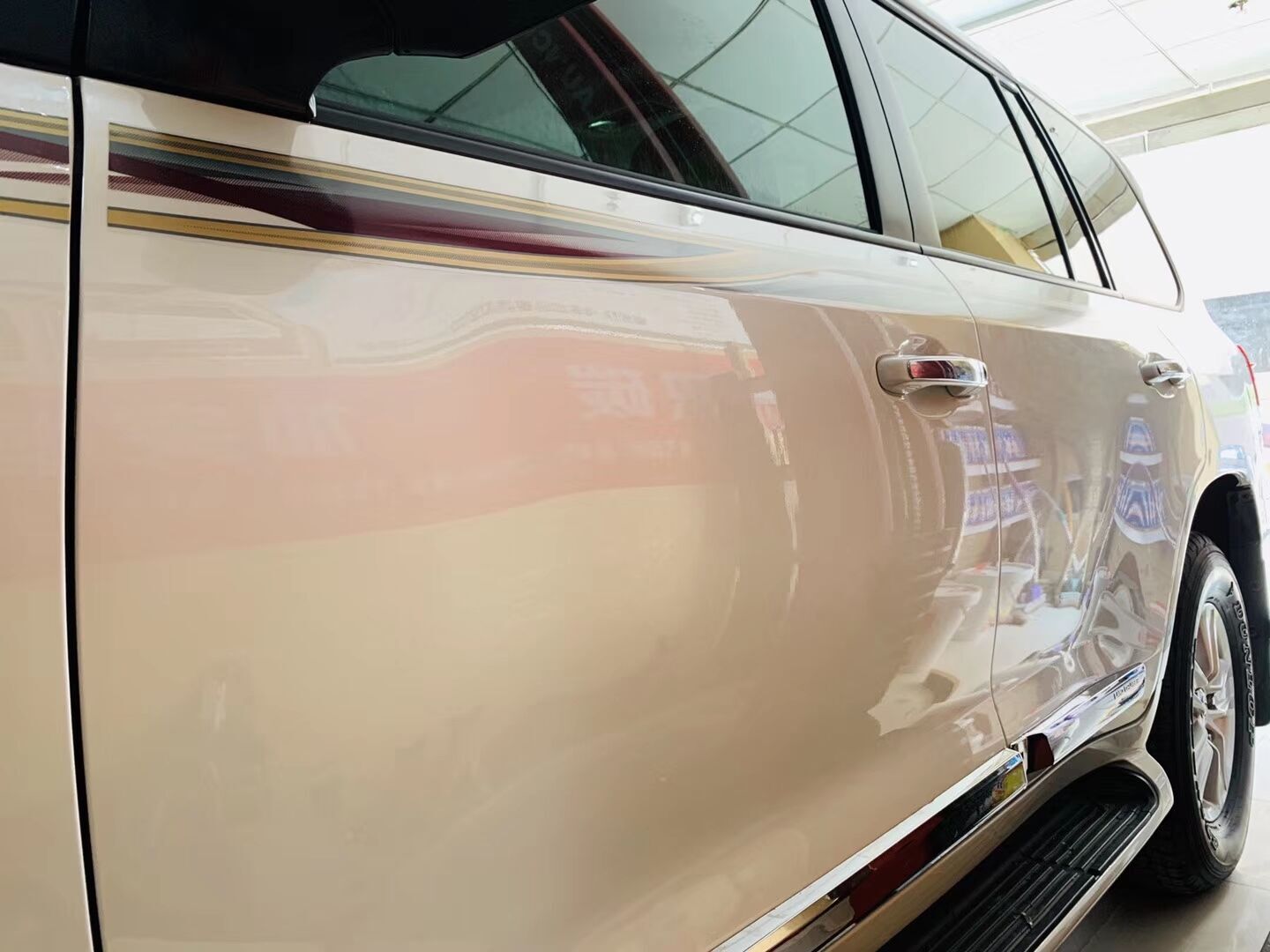 丰田酷路泽隐形车衣施工完工(图1)