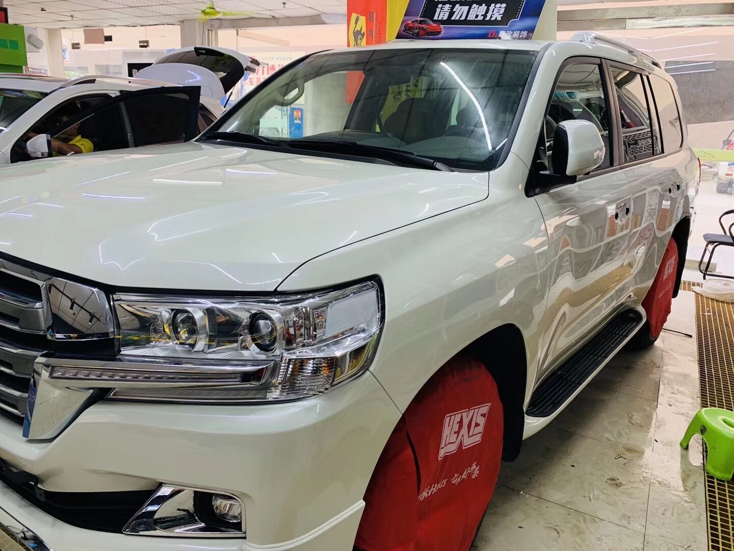 丰田酷路泽隐形车衣施工完工(图3)