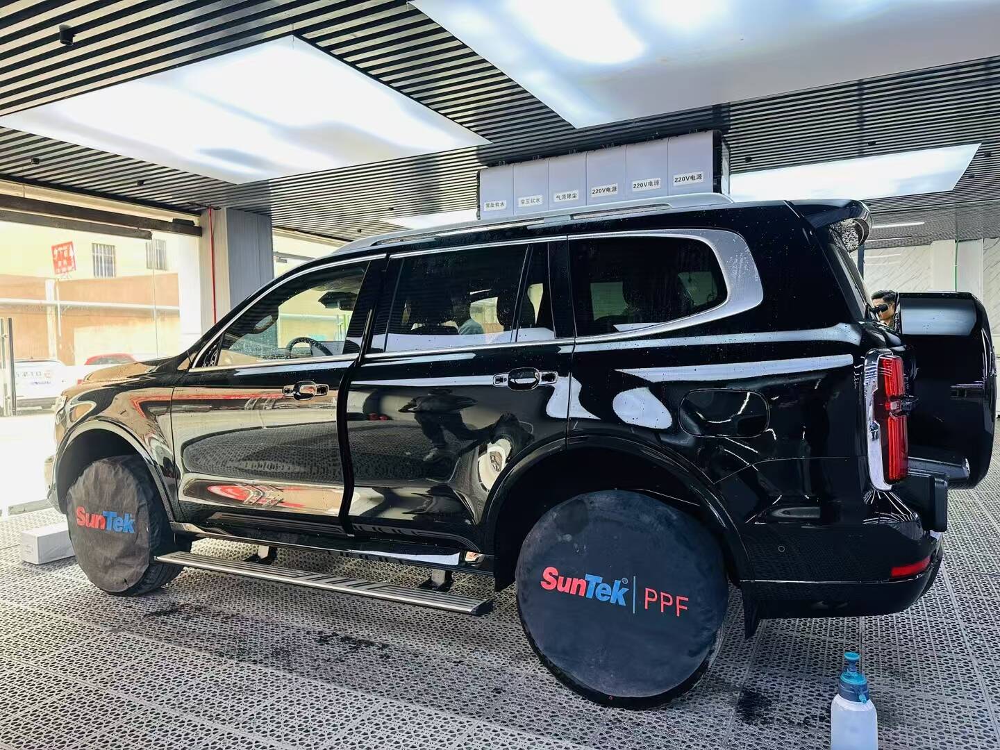 坦克500装贴圣科SunTek车衣+太阳膜(图1)