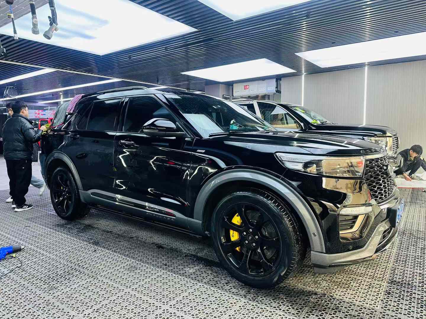 福特探路者装贴雷途H05车衣(图1)