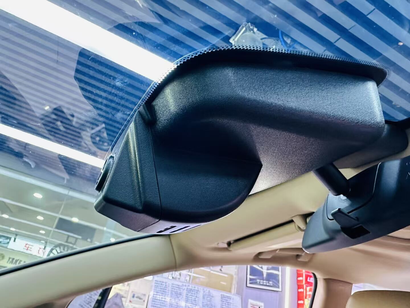 别克GL8改装完工(图2)