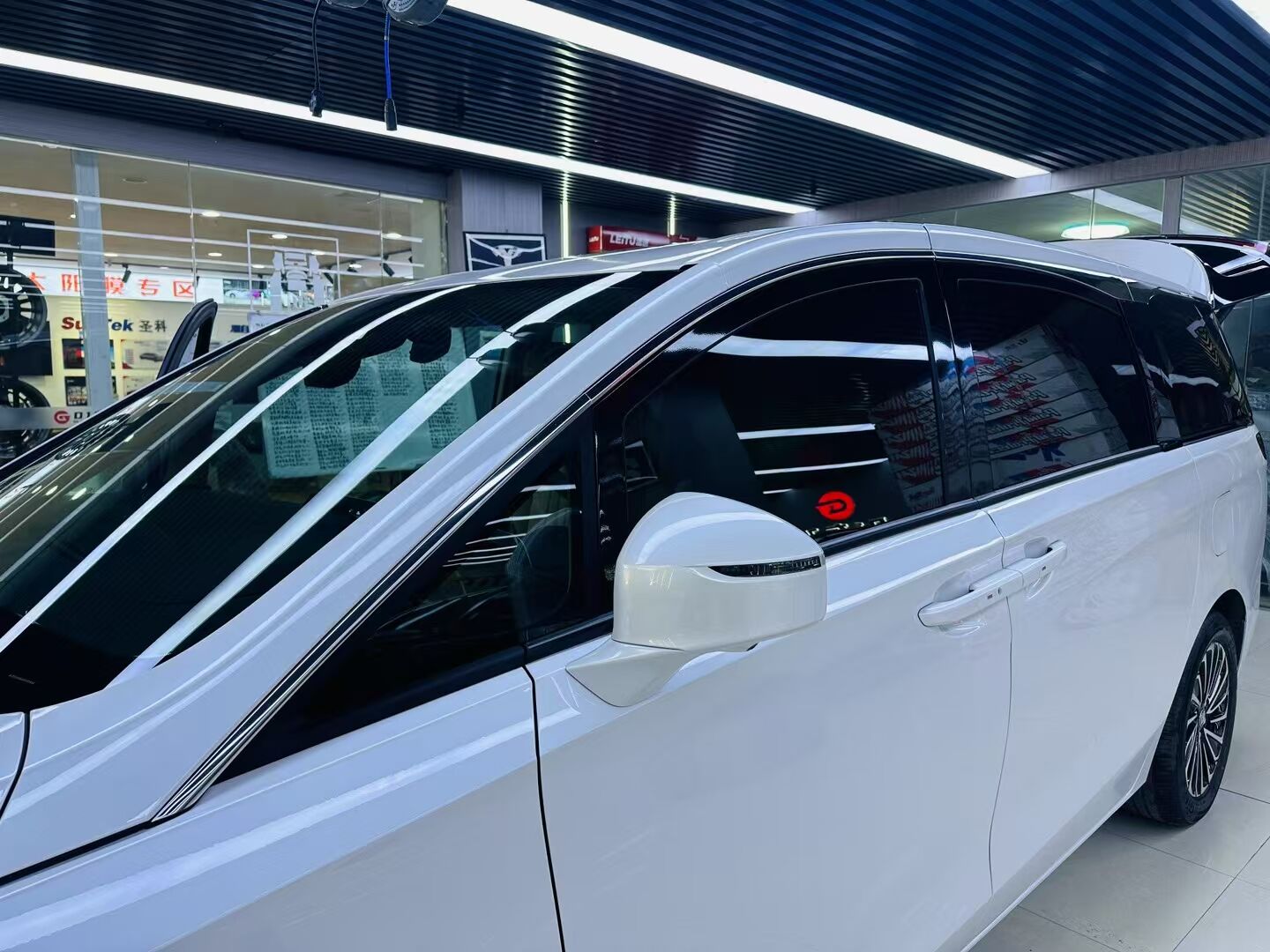 别克GL8改装完工(图7)