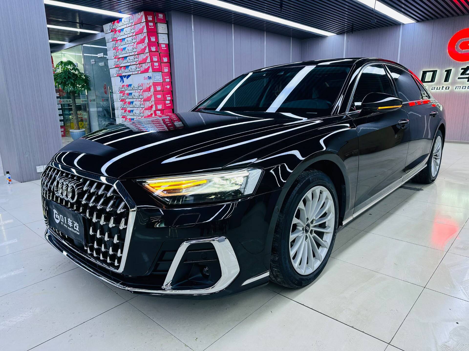 奥迪A8改新款前杠中网完工(图2)