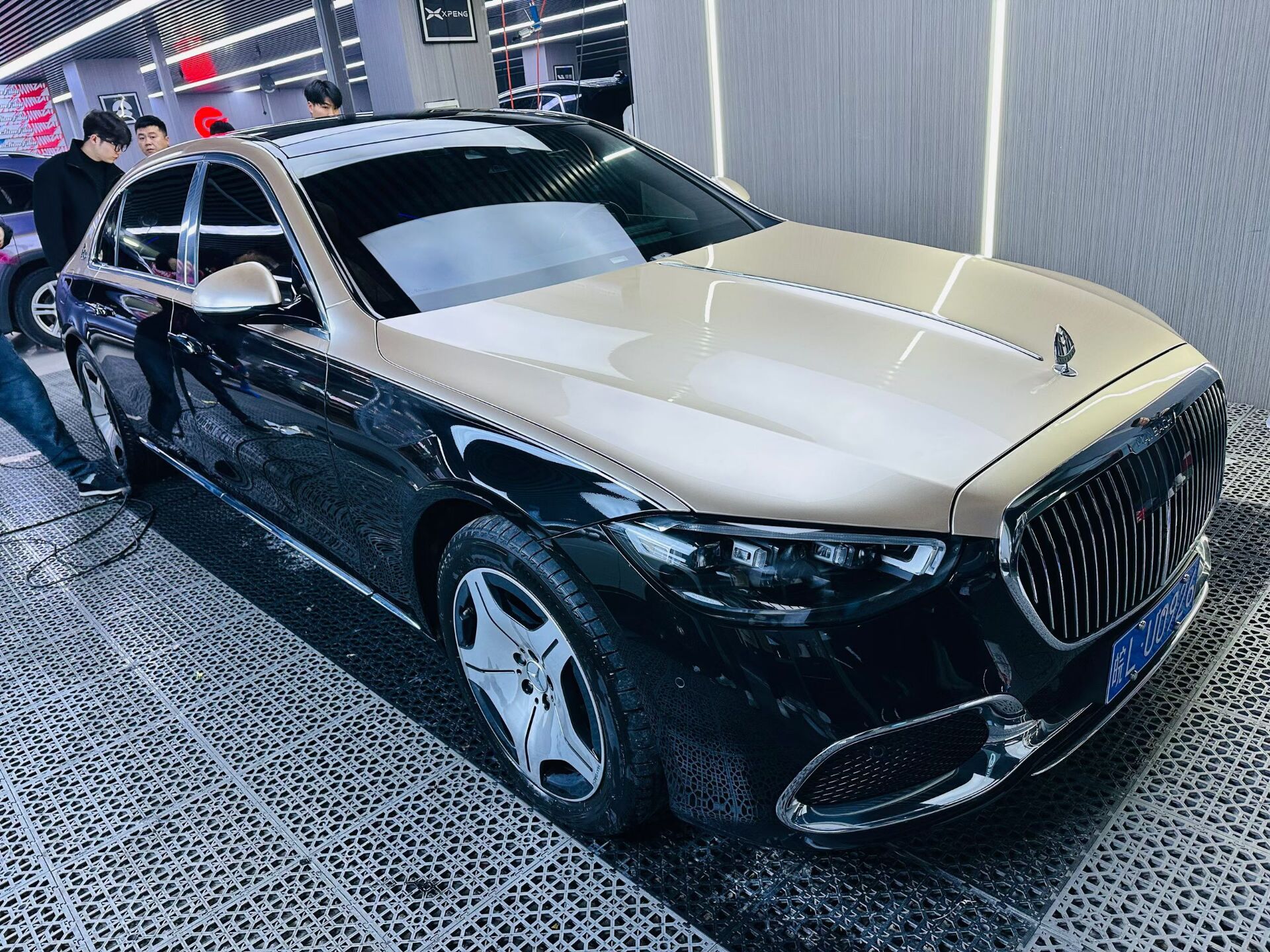 奔驰迈巴赫双拼色完工(图5)