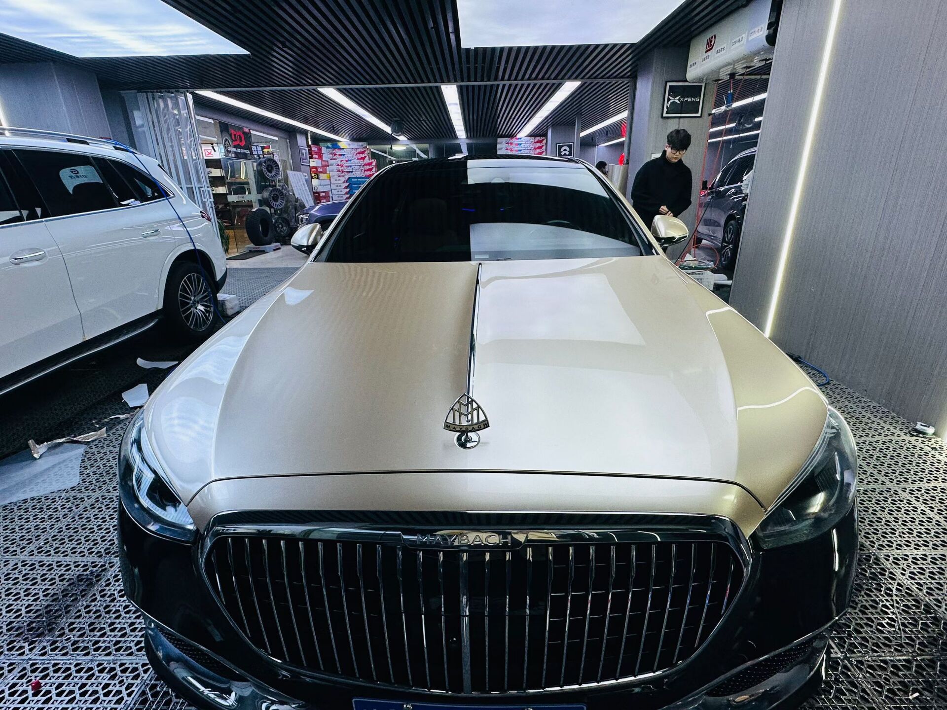 奔驰迈巴赫双拼色完工(图6)